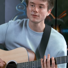 Alec Benjamin